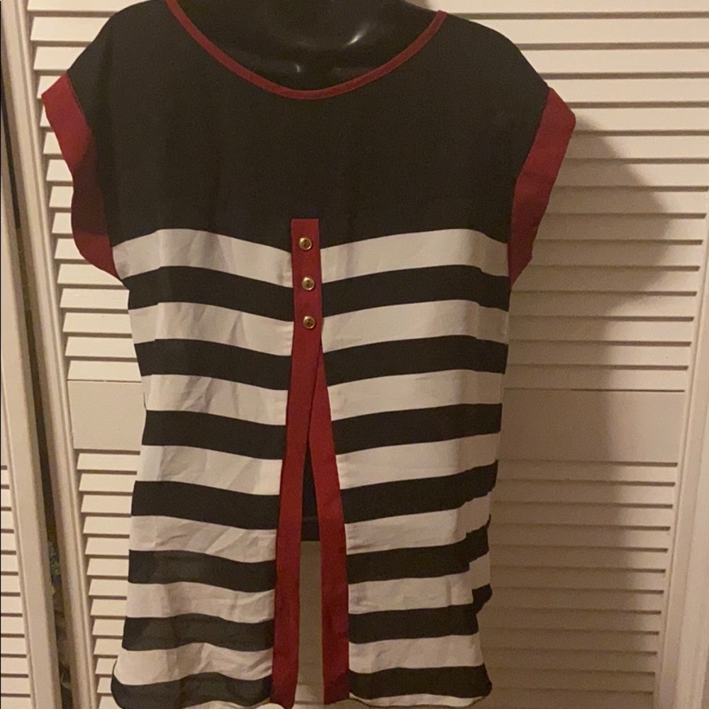 Women Blouse - Picture 2 of 3